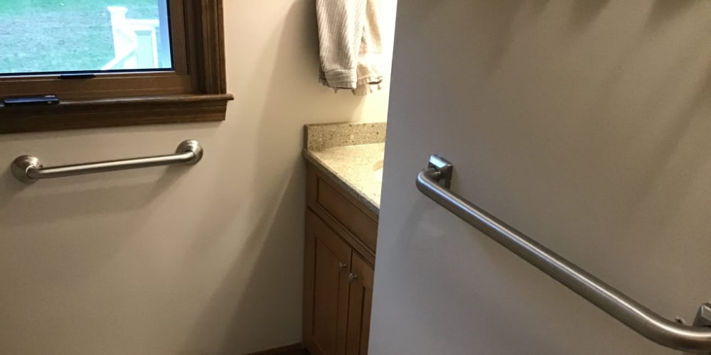 Residential grab bar installation