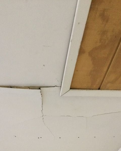 crack in ceiling