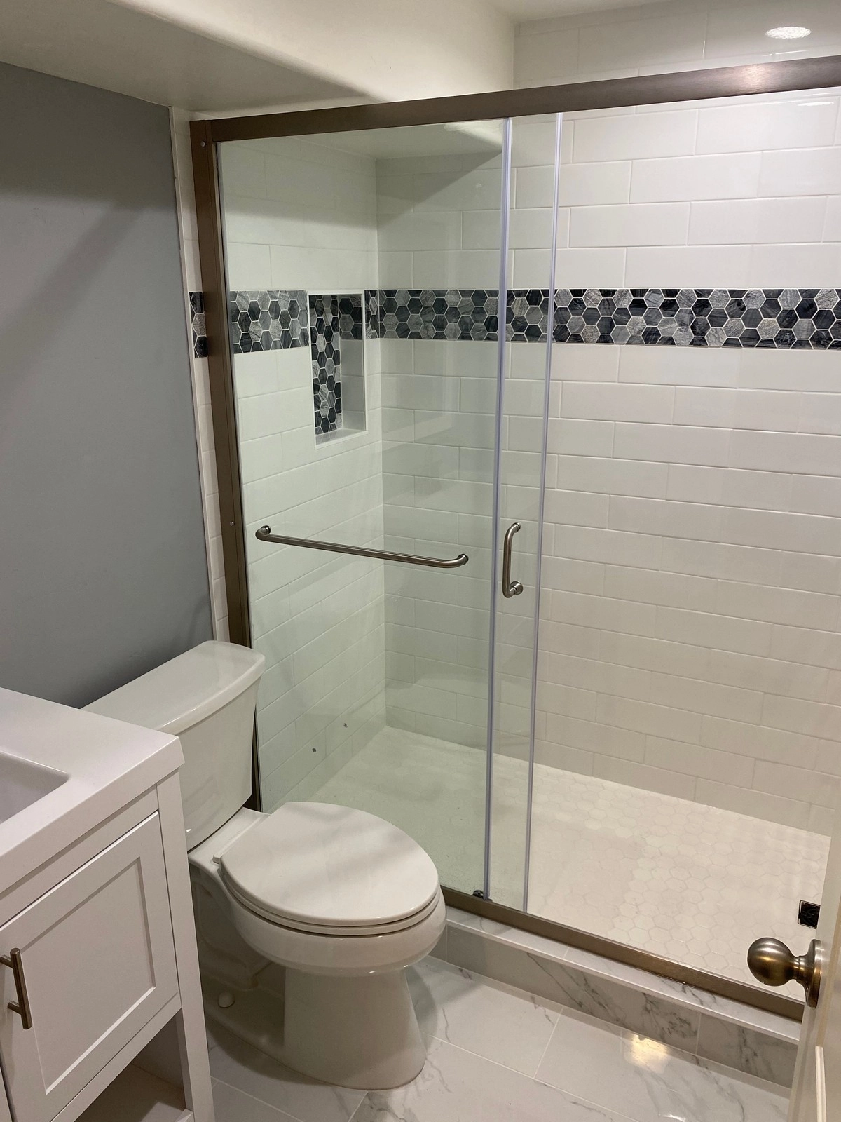 Newly remodeled bathroom by Lehi handyman.