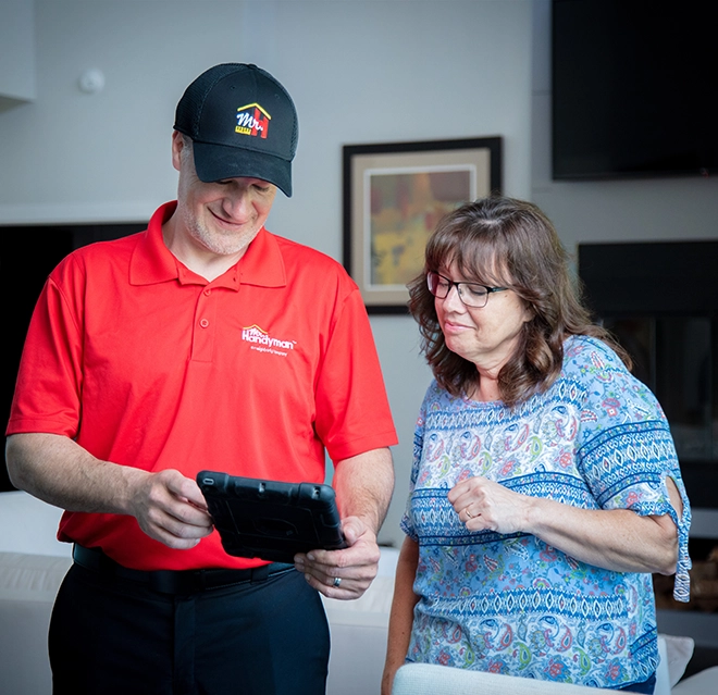 MRH employee in a discussion about work with a client.