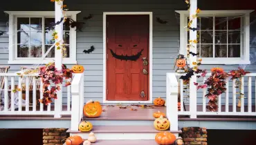 Halloween decorations porch.