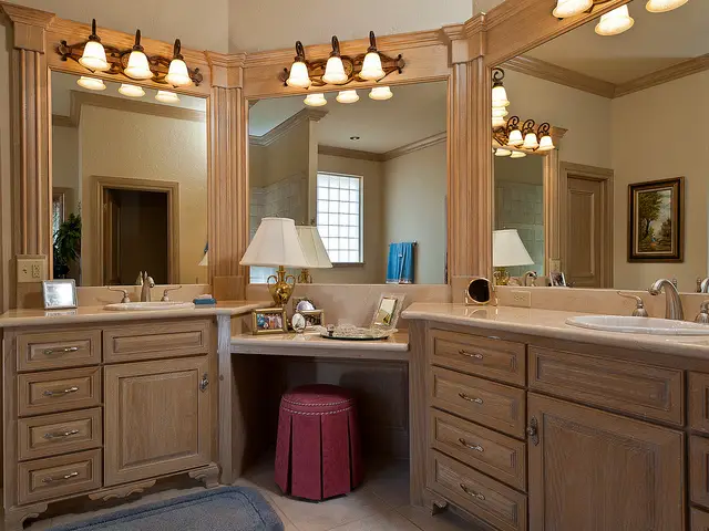 https://www.mrhandyman.com/us/en-us/mr-handyman/_assets/expert-tips/images/mrh-blog-vanity-table-and-custom-makeup-tables-for-your-master-bedroom-or-bath1.webp