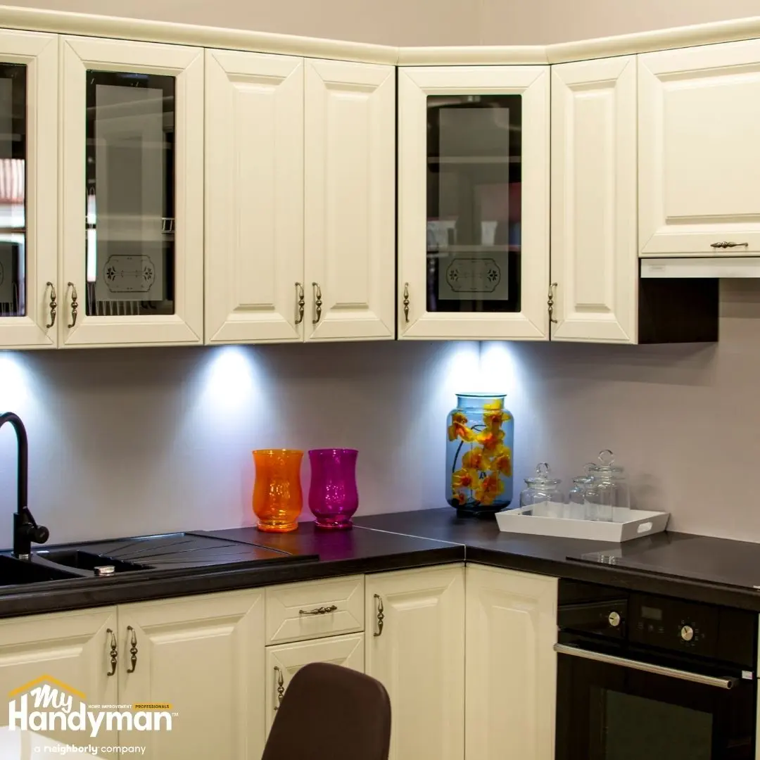 Kitchen cabinet hardware