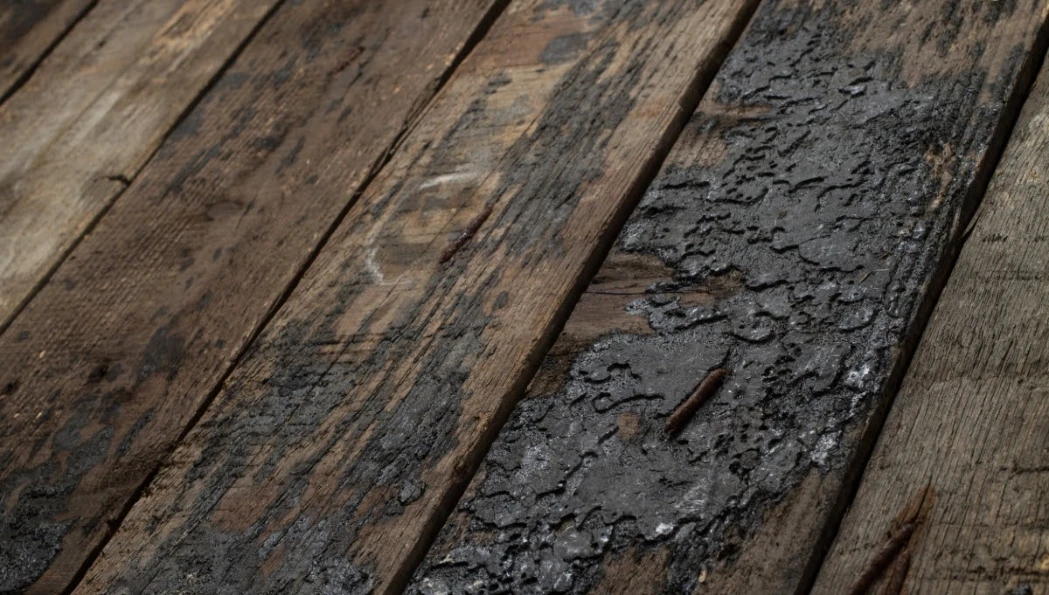 Residential deck that is in need of wood rot repair and deck repair services