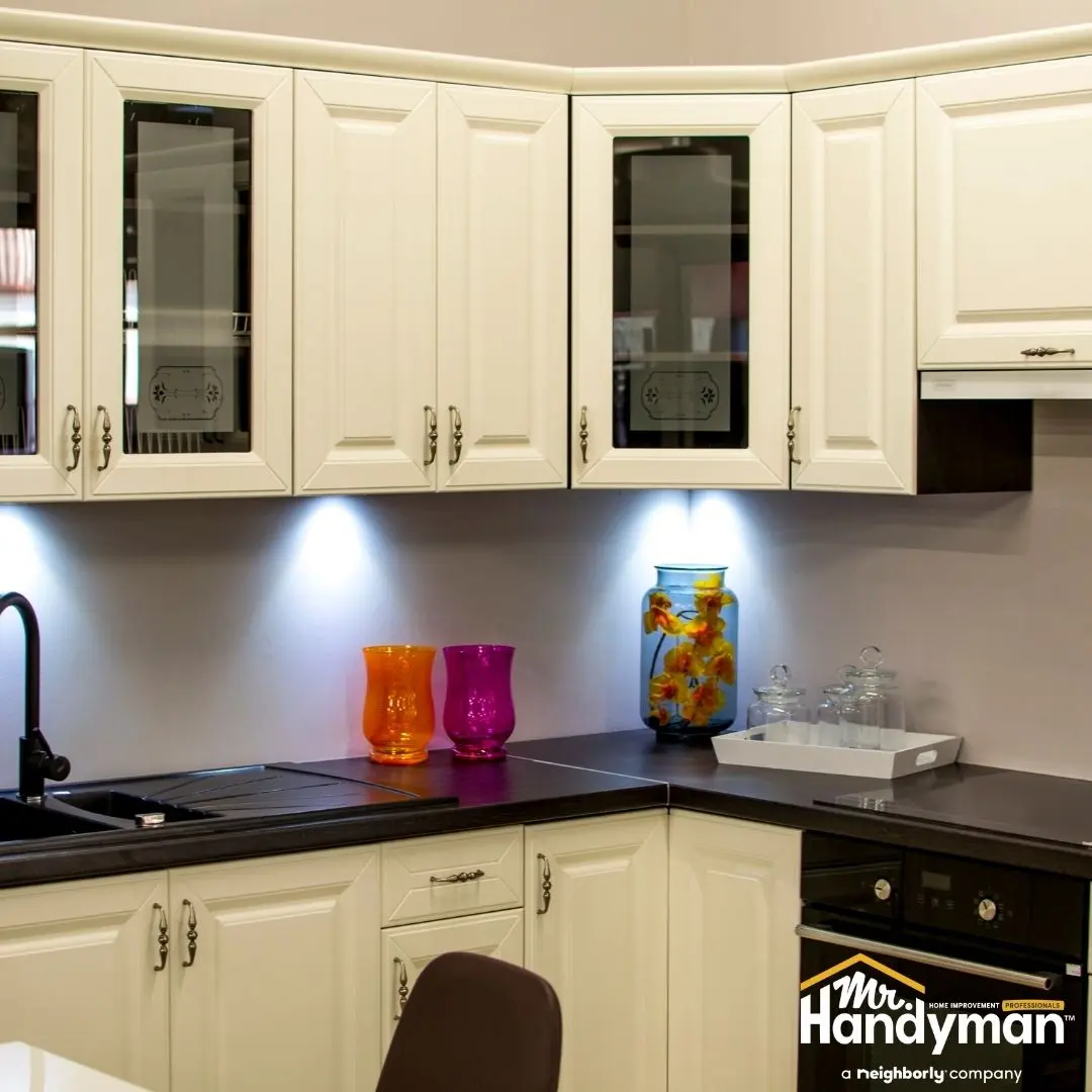 kitchen cabinet hardware update