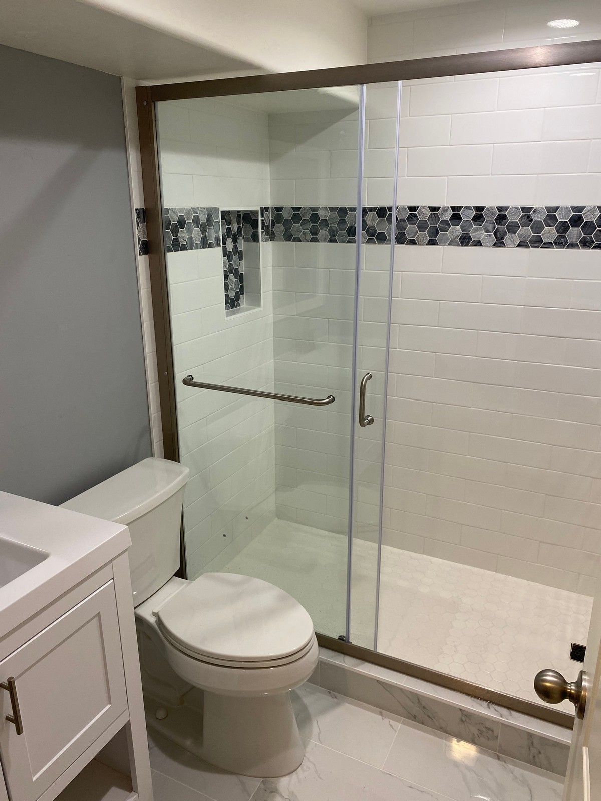 Newly remodelled bathroom by Lehi handyman